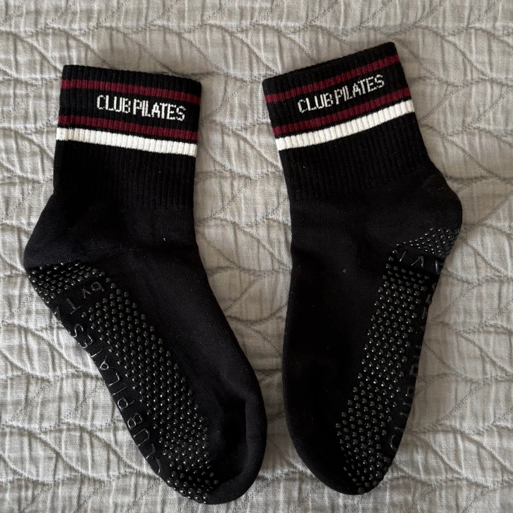 Tavi Pilates/Yoga Grip Quarter Cut Socks w/ Club Pilates Red & White Stripe Cuff
